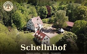 Schellnhof Forsthaus am Waldrand